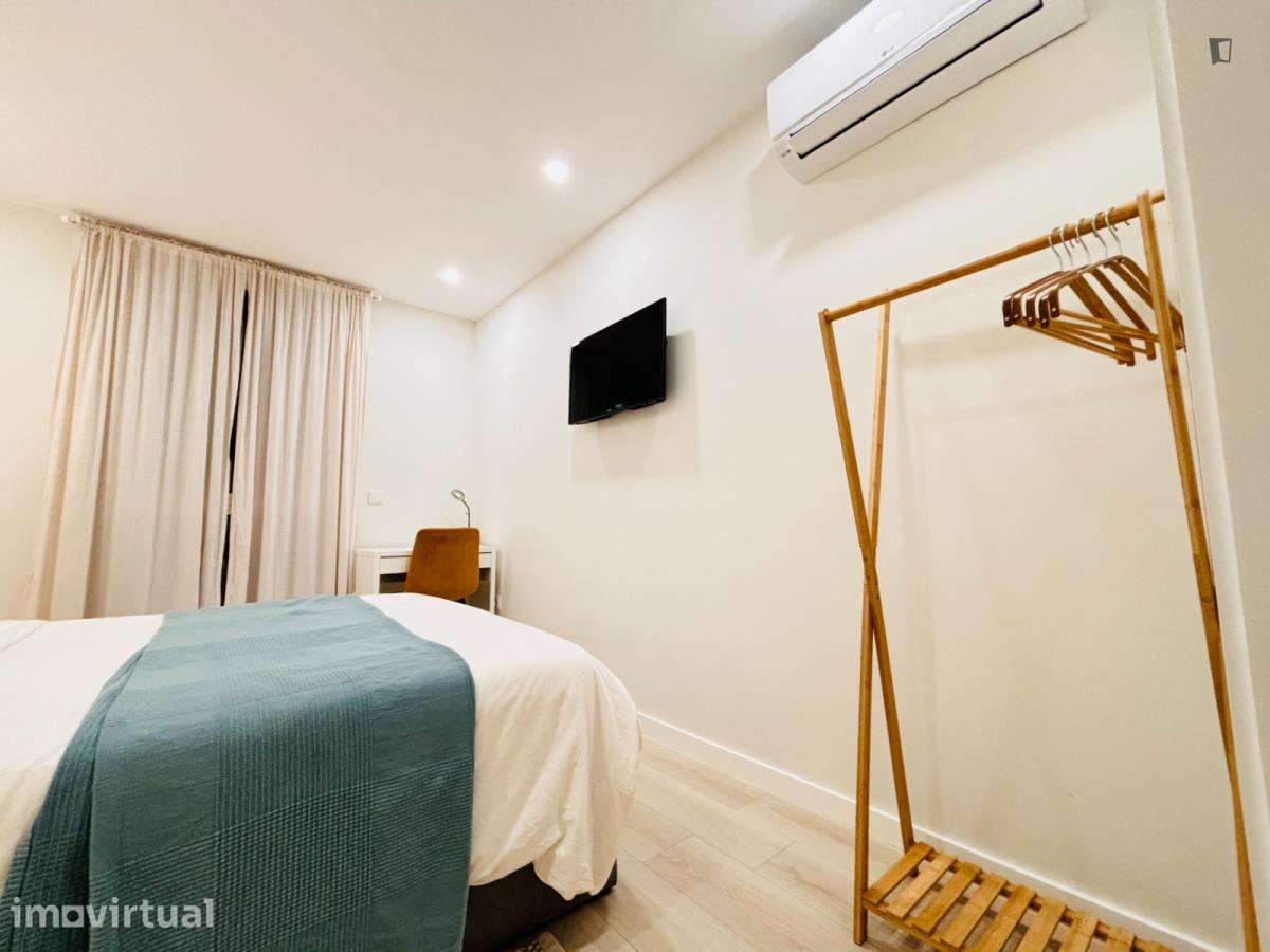 Apartamento com 1 quartos - localizado em Paranhos Porto - Grande imagem: 3/27