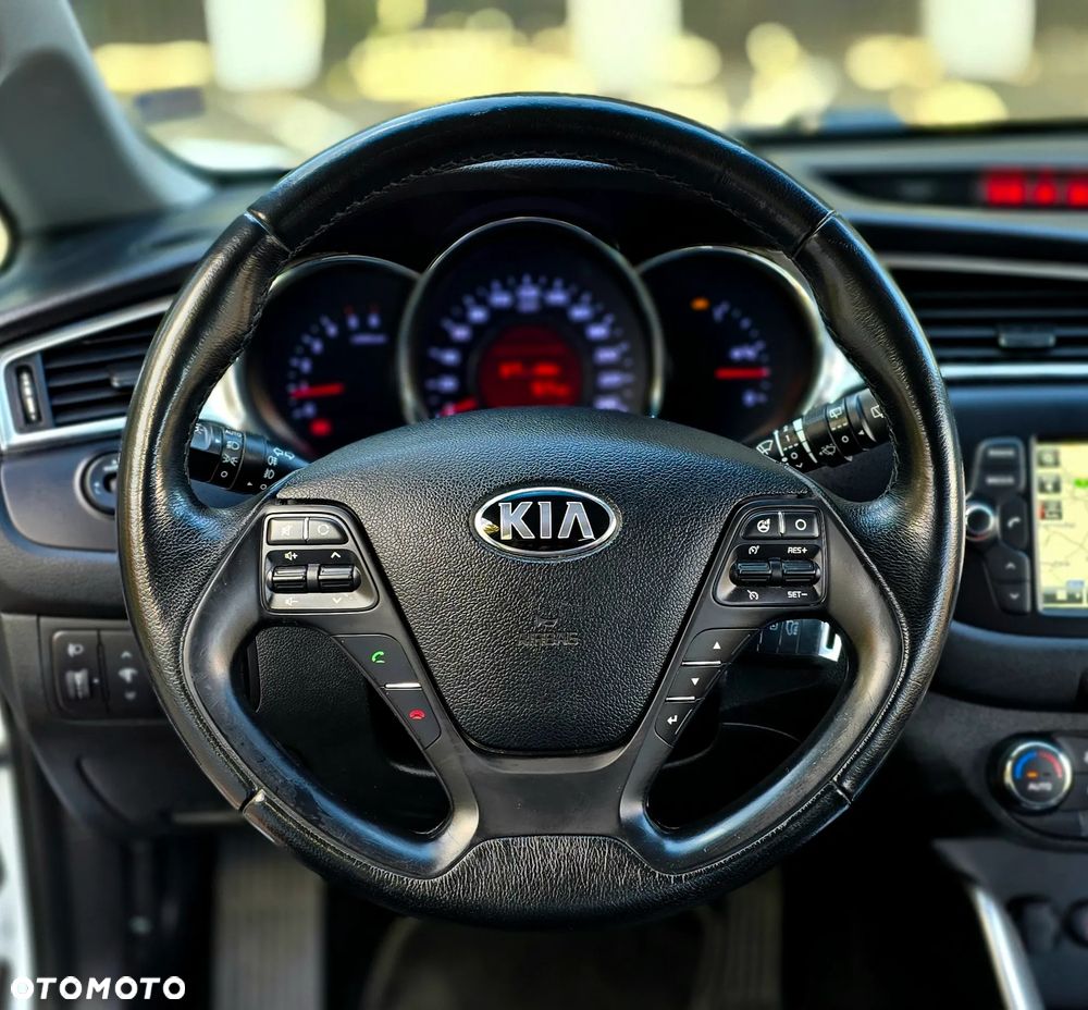Kia Ceed 1.6 CRDi 136 ISG Dream Team Edition - 29