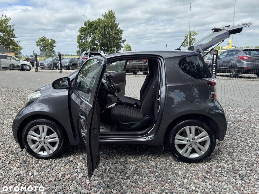 Toyota iQ - 33