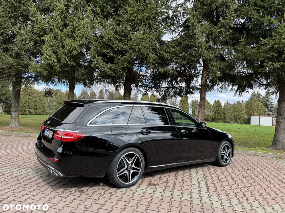Mercedes-Benz Klasa E 220 d 4Matic T 9G-TRONIC Avantgarde - 8