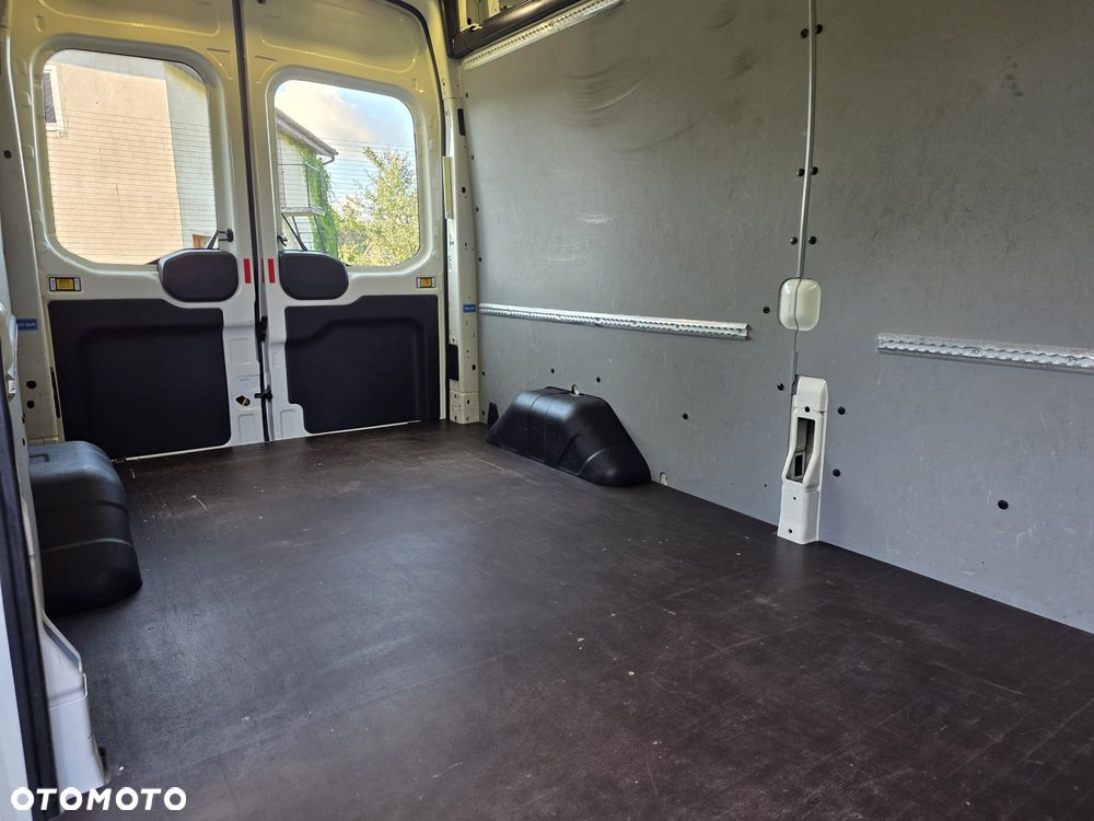 Ford TRANSIT - 13