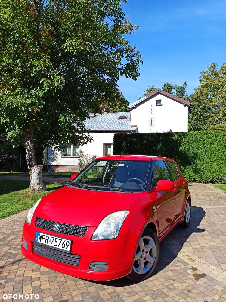 Suzuki Swift - 1