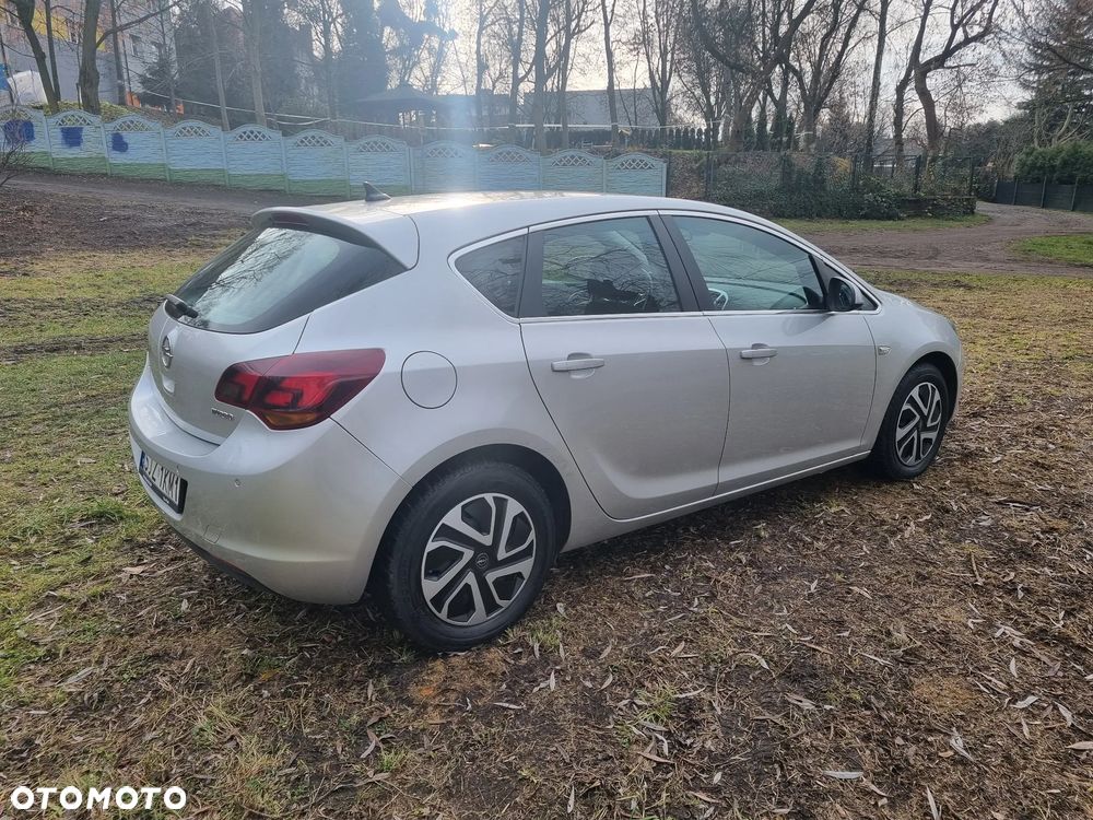 Opel Astra 1.6 T Enjoy - 6