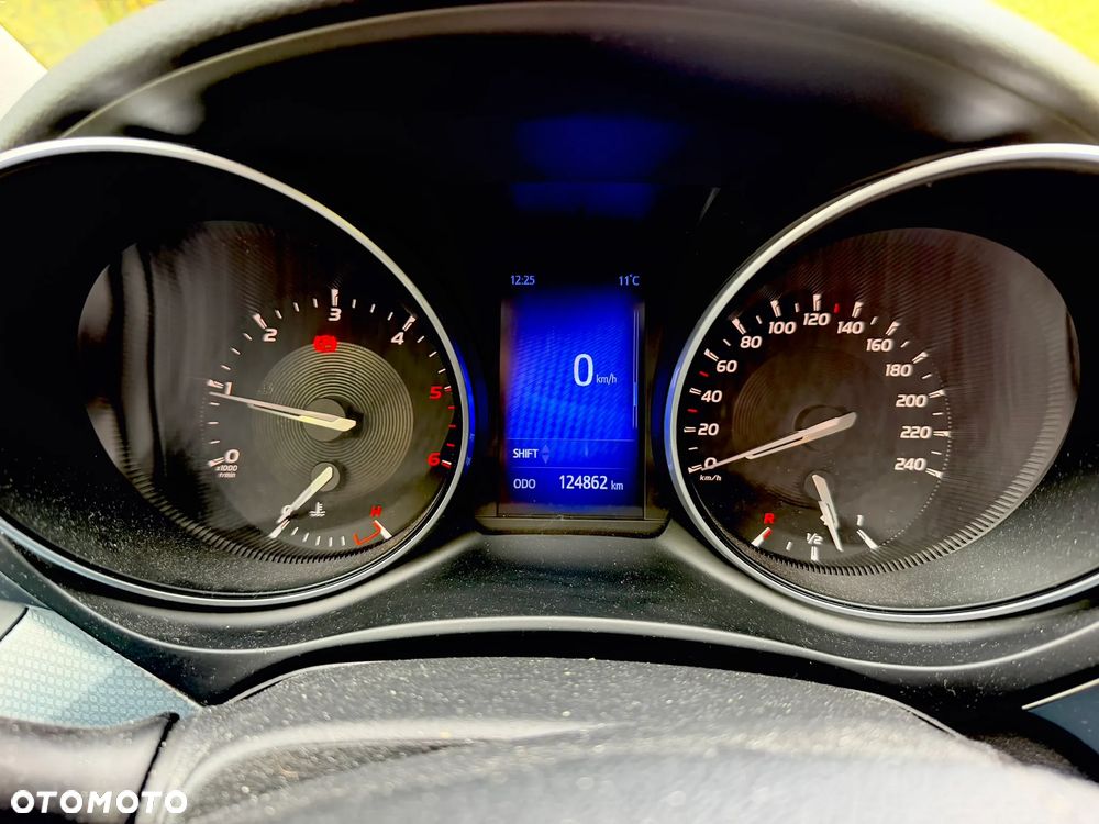 Toyota Avensis - 28