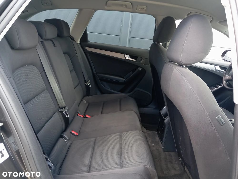 Audi A4 Avant 2.0 TDI DPF Ambiente - 12