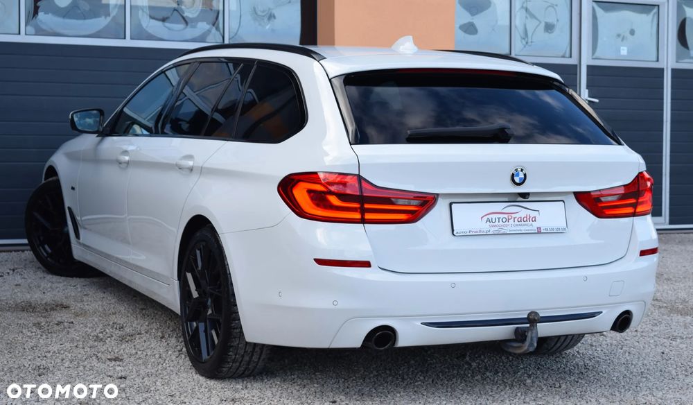 BMW Seria 5 525d Sport Line - 16