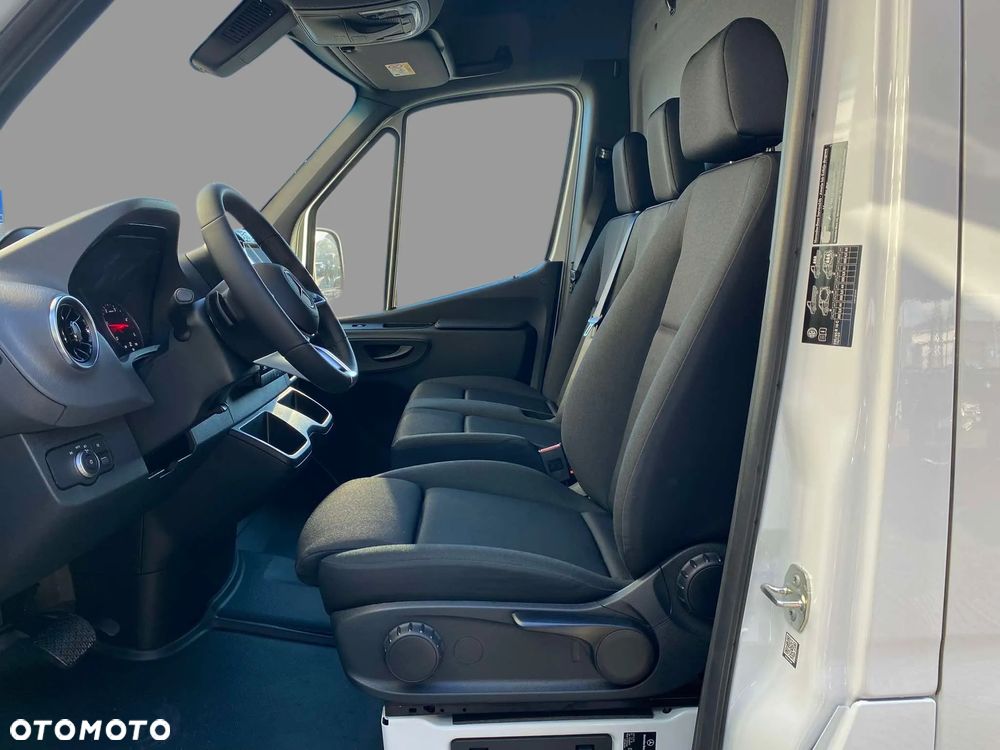 Mercedes-Benz Sprinter - 9