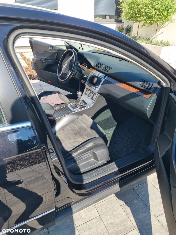 Volkswagen Passat 2.0 TDI DPF Highline - 11