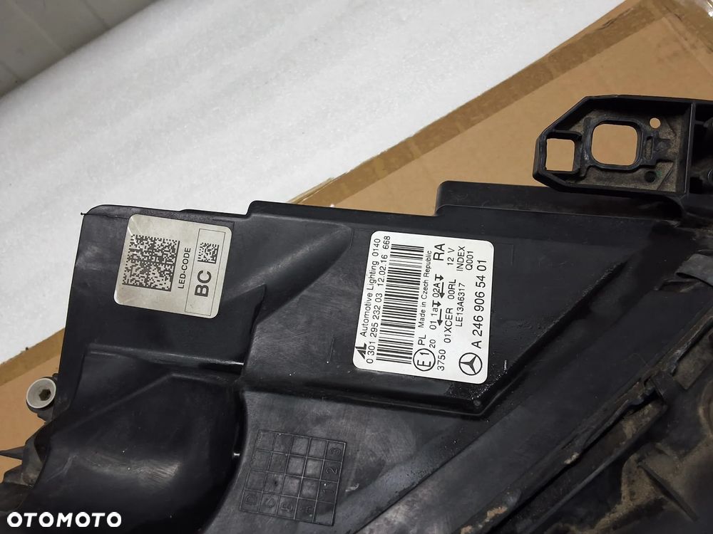 MERCEDES B-KLASA W246 PRAWA LAMPA LED PERFORMANCE KOMPLETNA Z PRZETFORNICĄ LIFT A2469065401 - 12