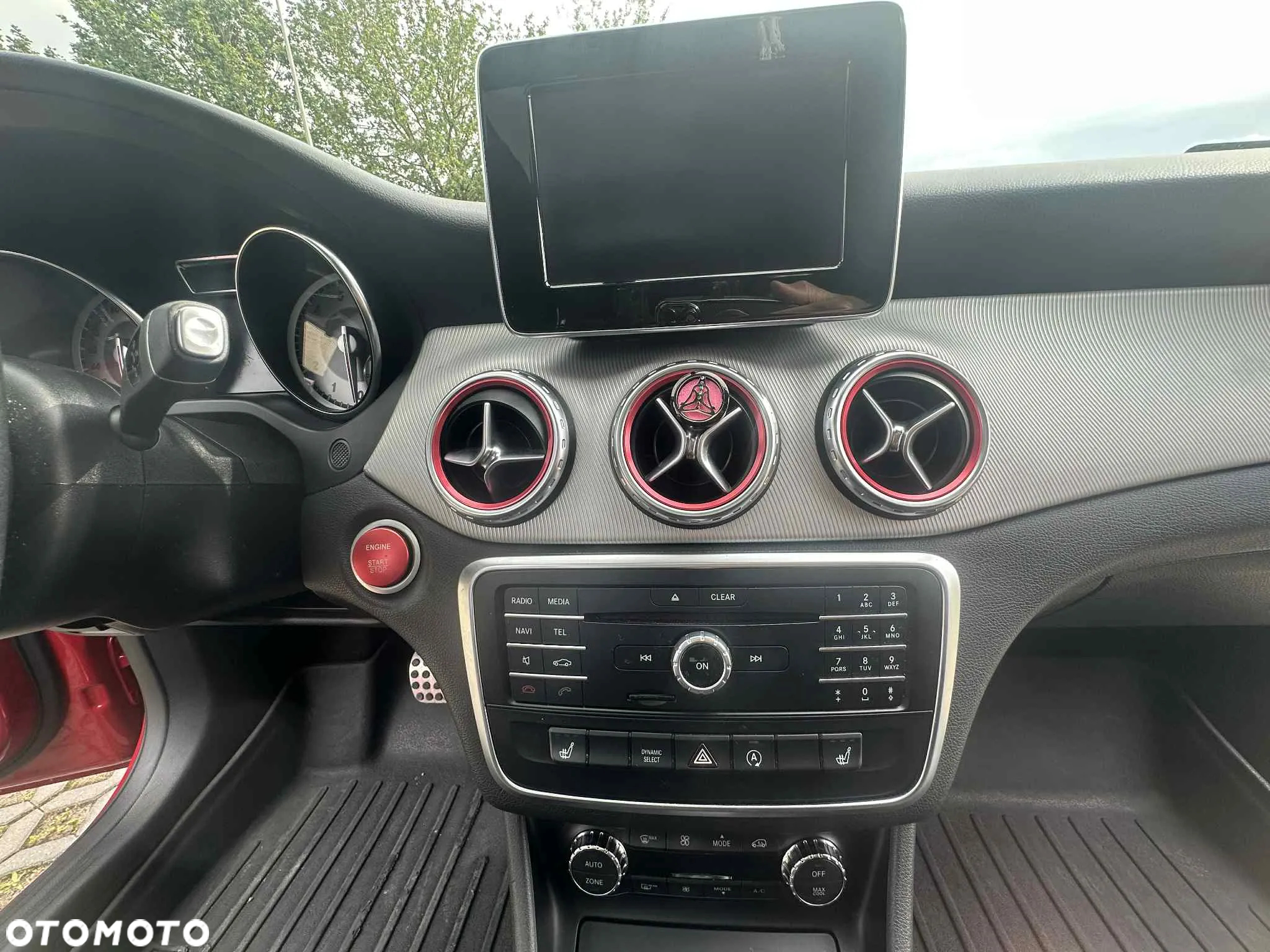 Mercedes-Benz GLA 250 7G-DCT - 24
