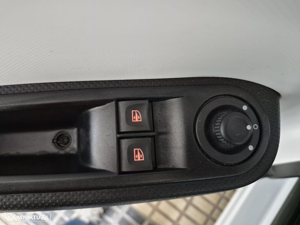 Renault Twingo Z.E. 22 Intens - 15