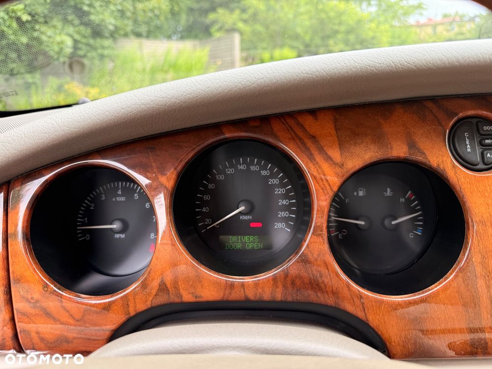 Jaguar XK8 - 28