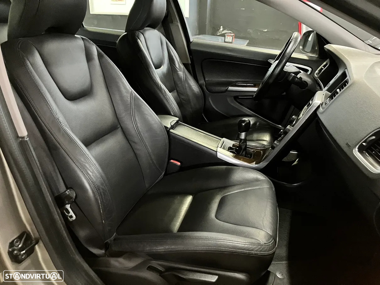 Volvo S60 2.0 D3 Summum - 18