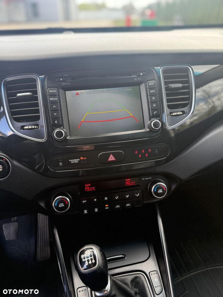 Kia Carens 1.7 CRDi 136 Dream Team Edition - 13