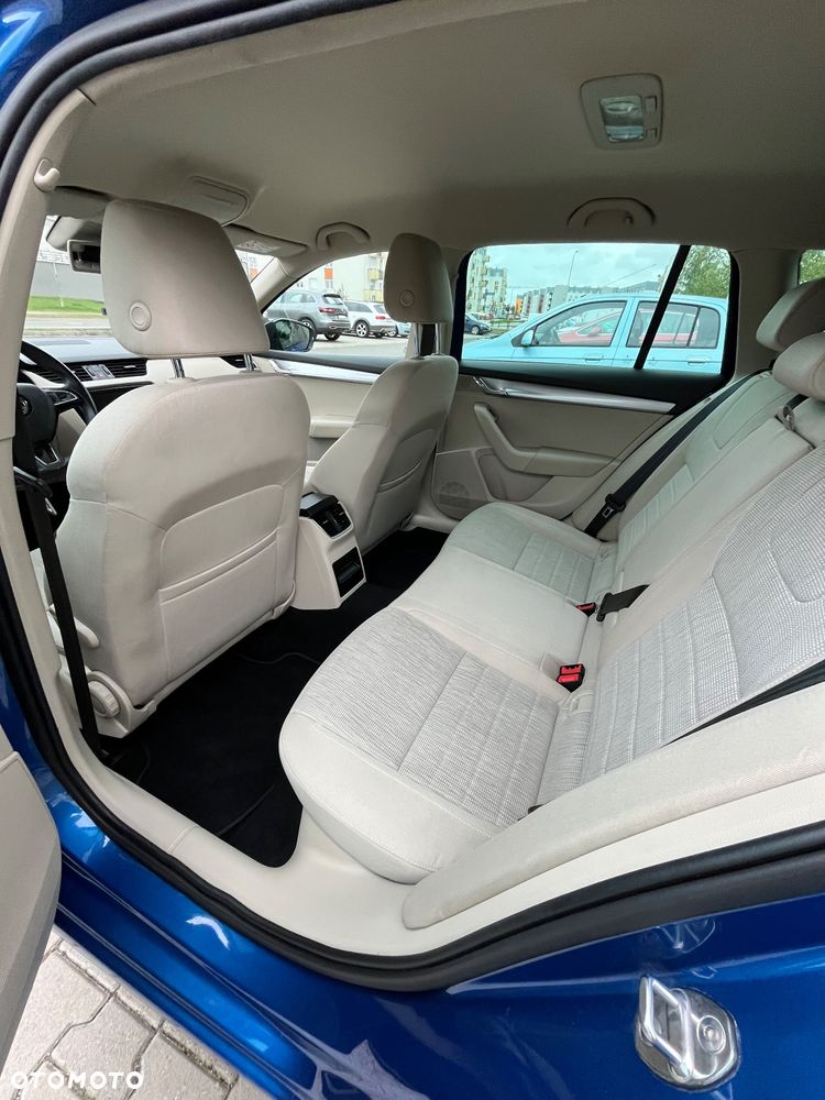 Skoda Octavia 1.8 TSI Elegance DSG - 24