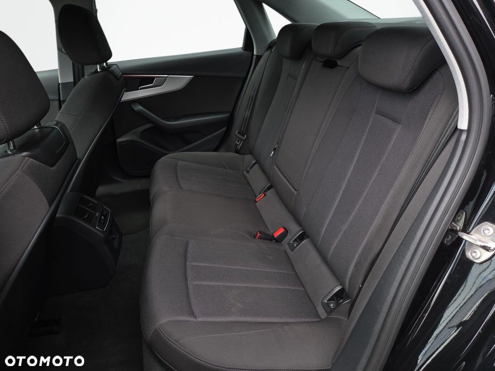 Audi A4 Limousine - 13
