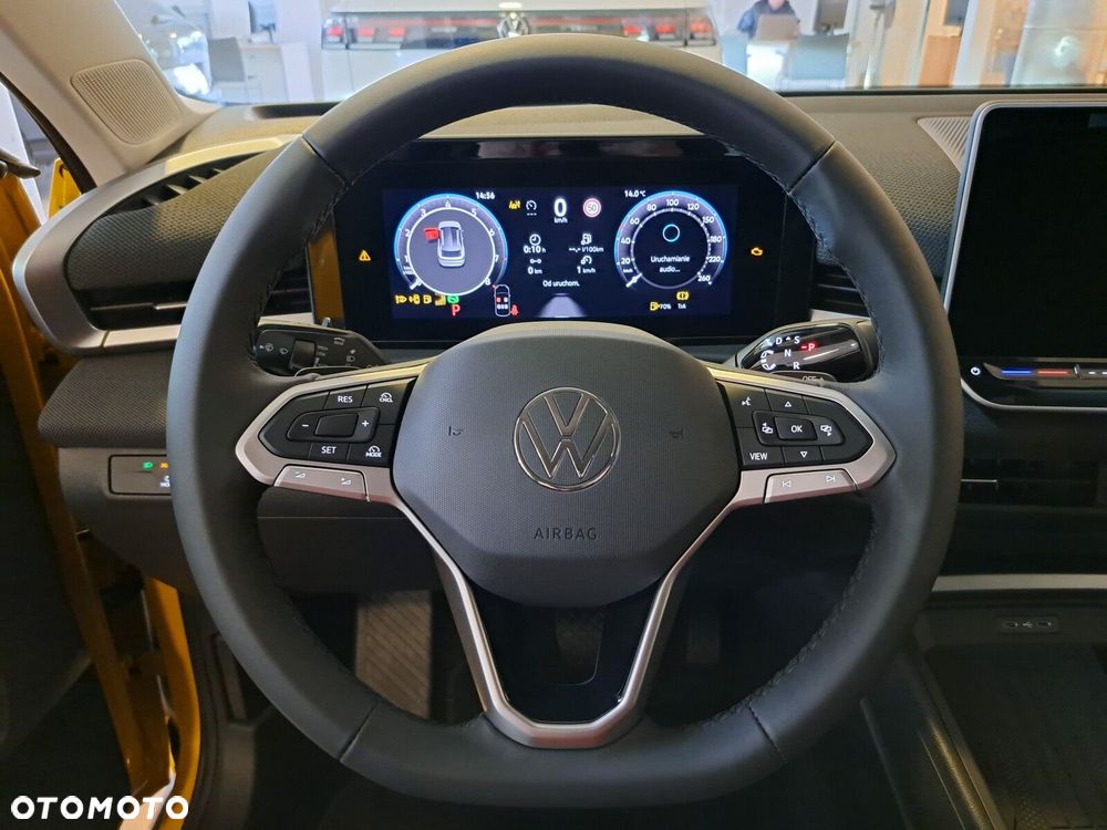 Volkswagen T-Roc - 13