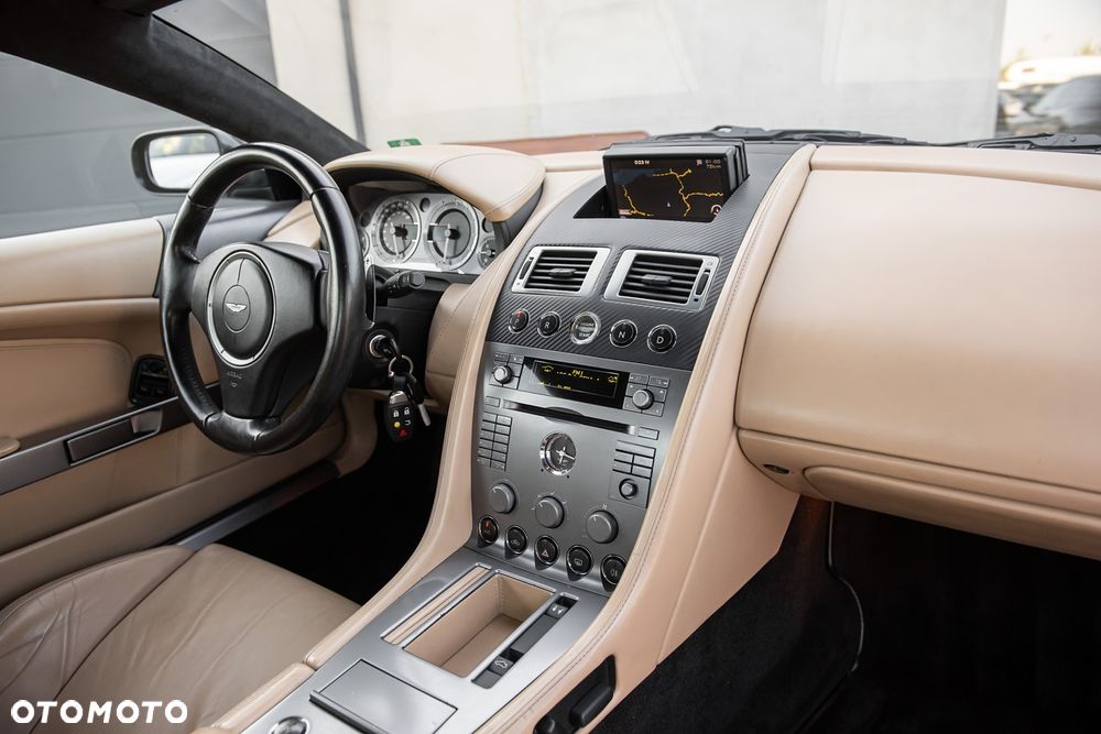 Aston Martin DB9 Touchtronic - 19