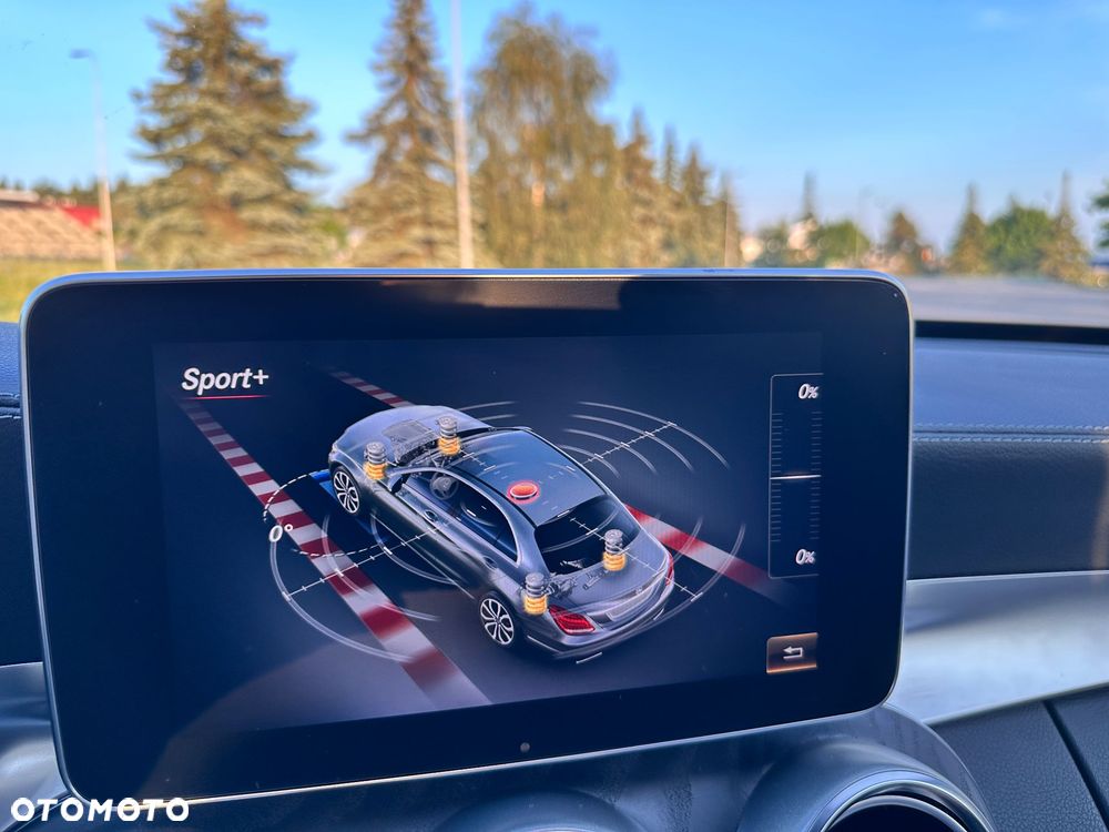 Mercedes-Benz Klasa C AMG 43 4Matic 9G-TRONIC - 24