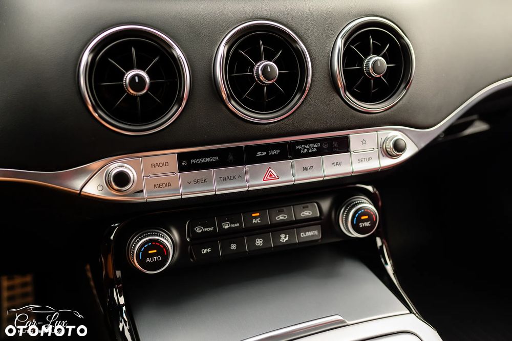 Kia Stinger 2.0 T-GDI GT Line - 28