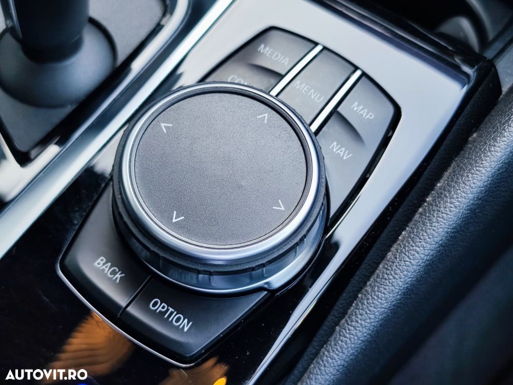 BMW Seria 5 520d AT - 25