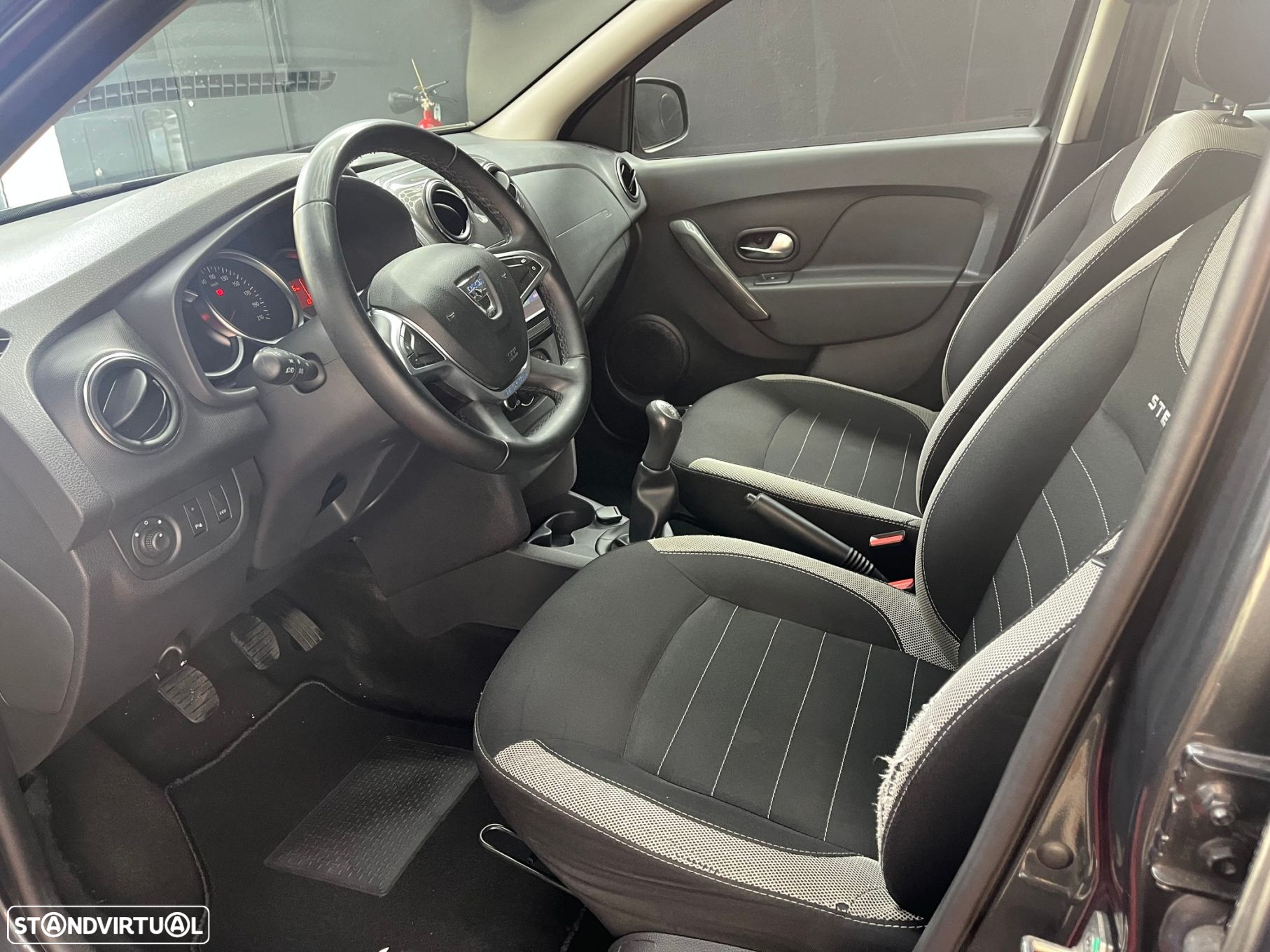 Dacia Logan 0.9 TCe Confort - 7