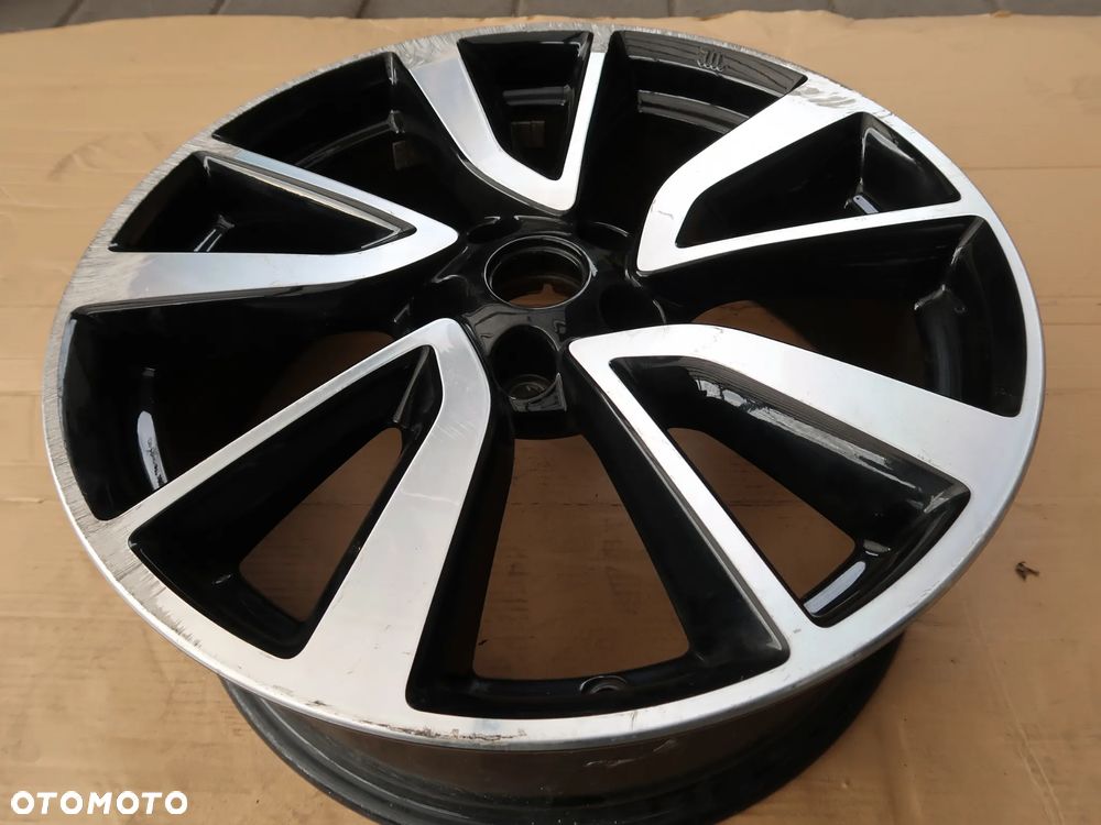 Z5 Felga Nissan 7x19et40 4ES3A - 2