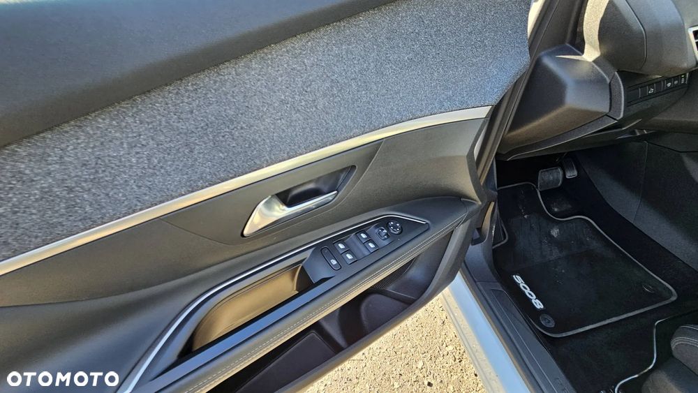 Peugeot 5008 1.6 PureTech Allure S&S EAT8 - 14