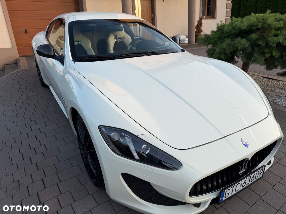 Maserati GranTurismo S Automat - 18