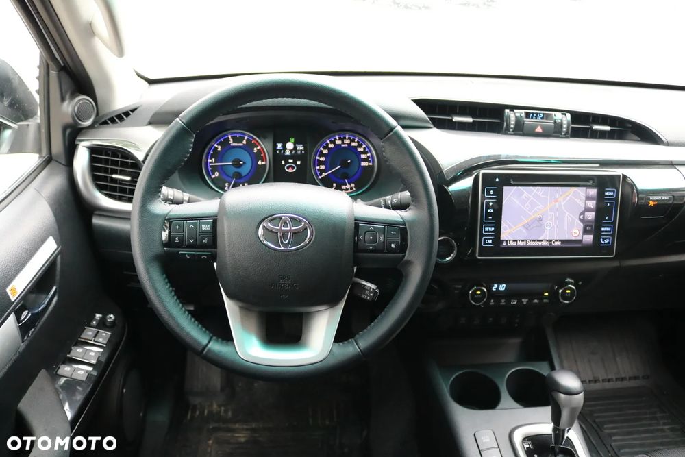 Toyota Hilux - 11