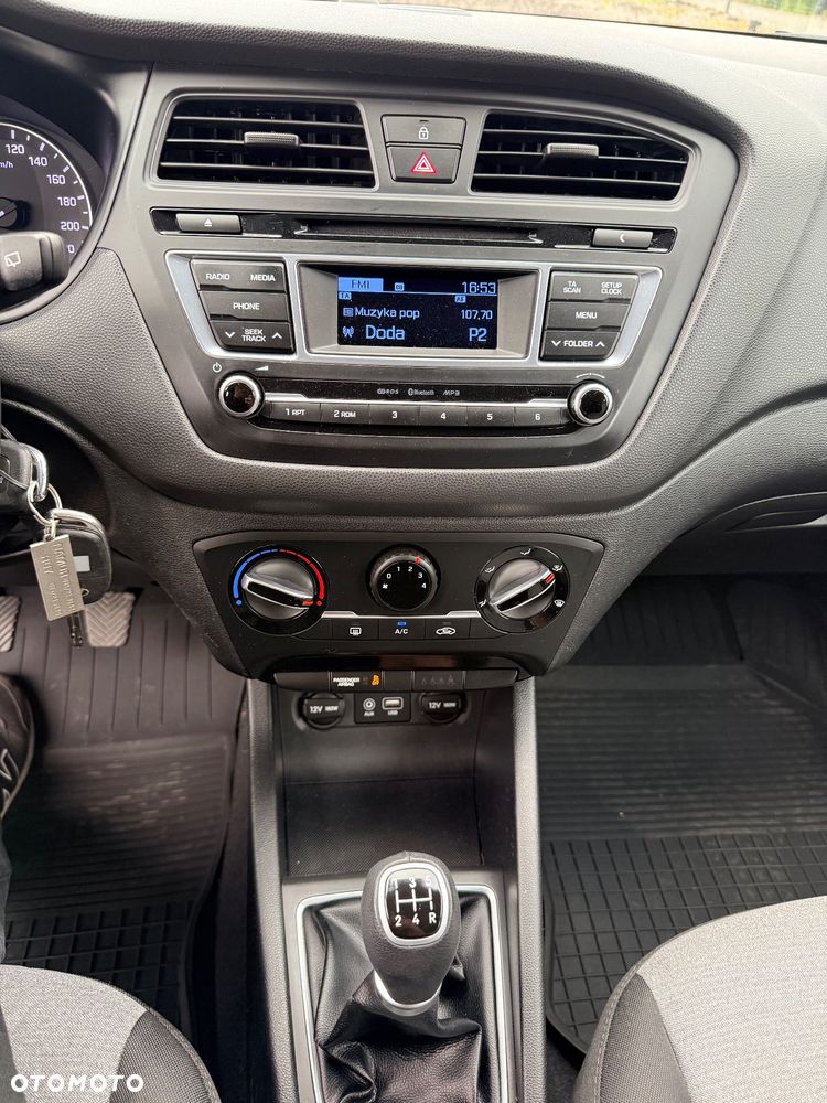 Hyundai i20 blue 1.2 Advantage - 15