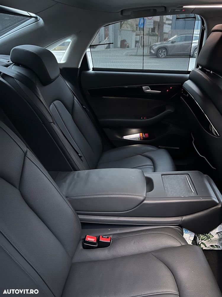 Audi A8 3.0 TDI DPF clean diesel quattro tiptronic - 17