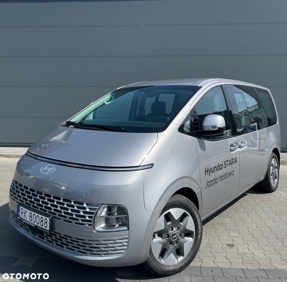 Hyundai Staria 1.6 T-GDI HEV Smart VIP