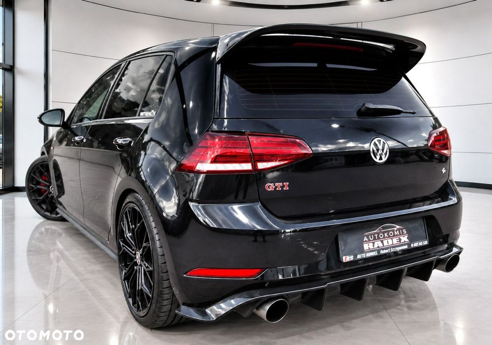Volkswagen Golf - 38