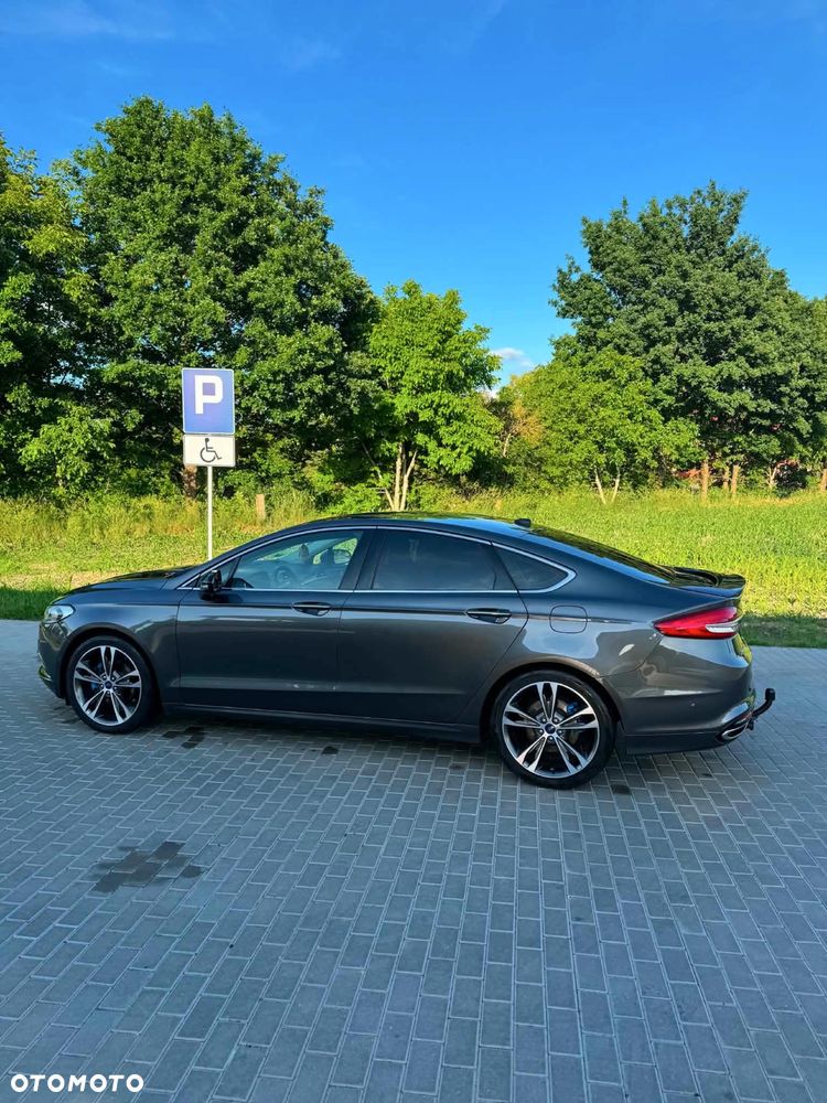 Ford Fusion - 2