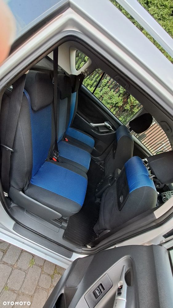 Toyota Verso 1.6 Sol EU5 - 10