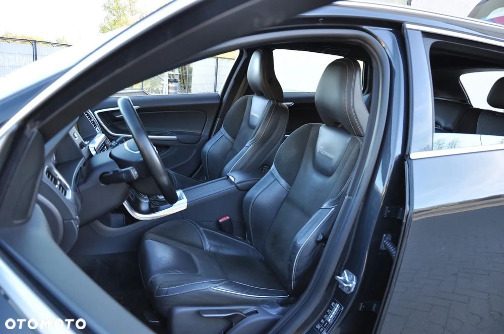 Volvo V60 D4 Geartronic RDesign - 19