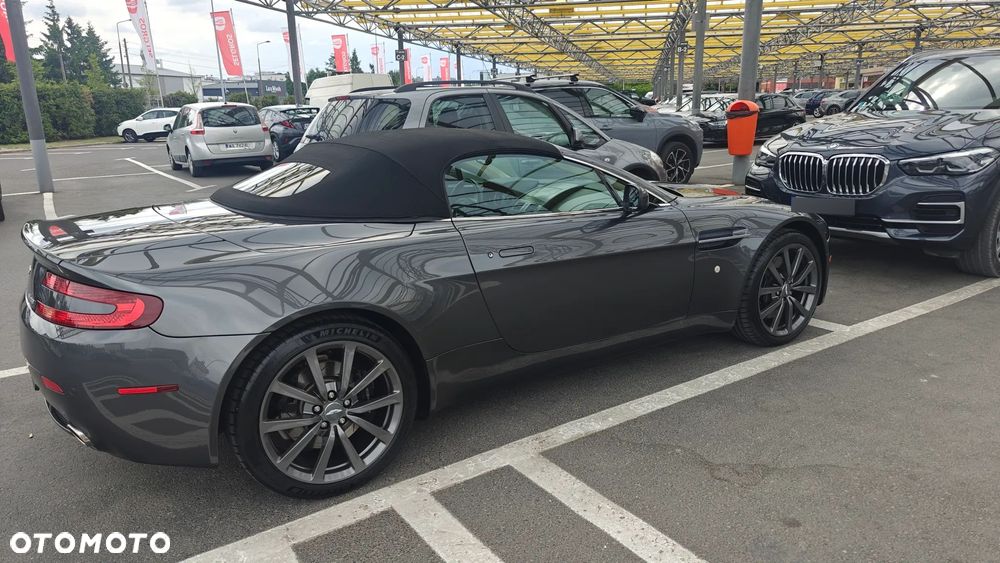 Aston Martin V8 Vantage - 20
