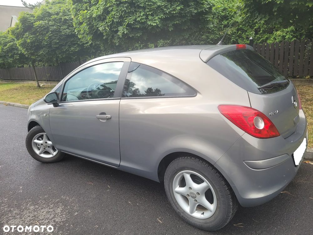 Opel Corsa 1.4 16V Sport - 1