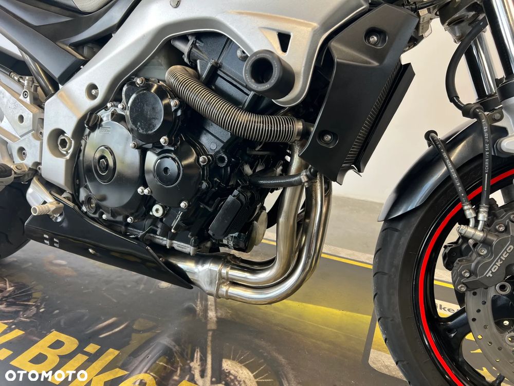 Suzuki GSR - 10