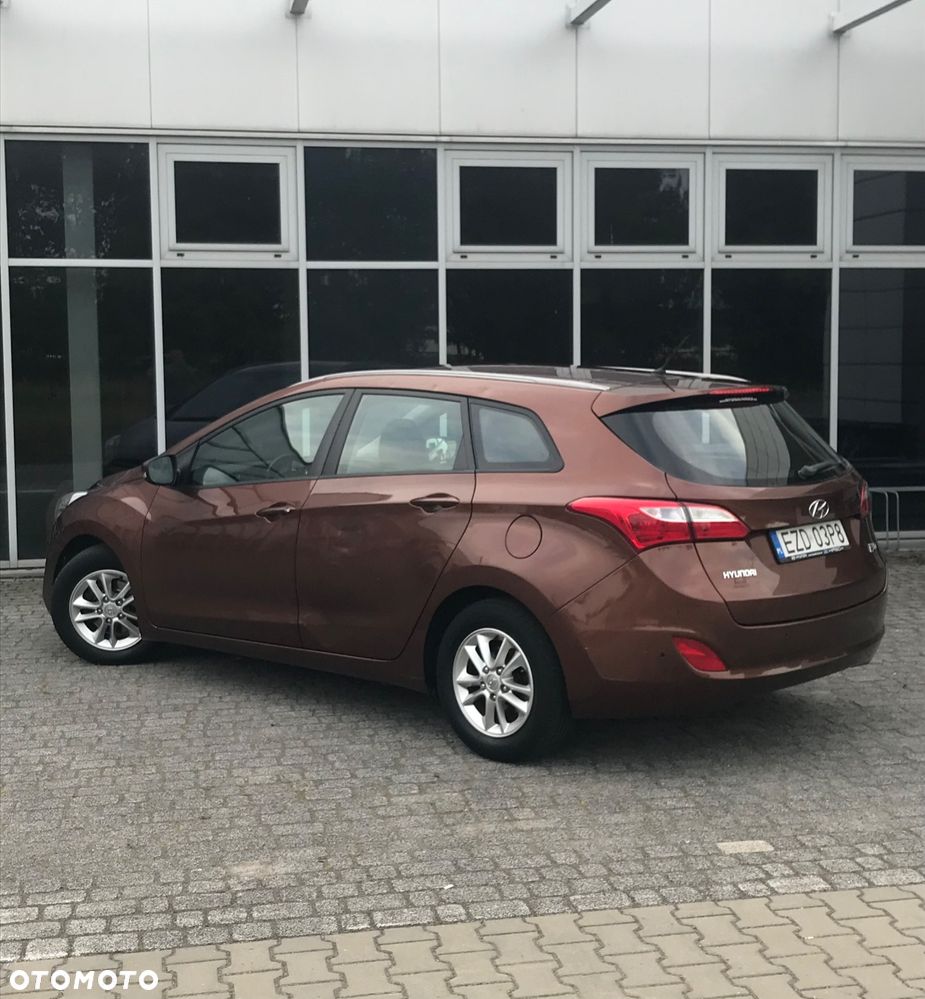 Hyundai i30 blue 1.6 CRDi Style - 8