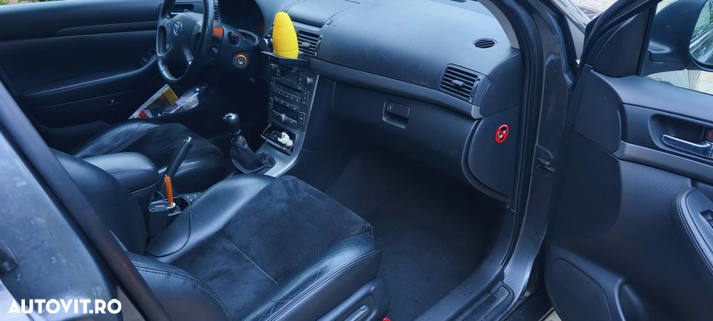Toyota Avensis 2.2 D-CAT Executive - 9