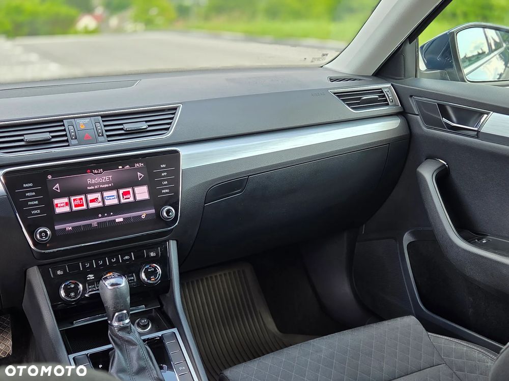 Skoda Superb 2.0 TDI Ambition DSG - 18