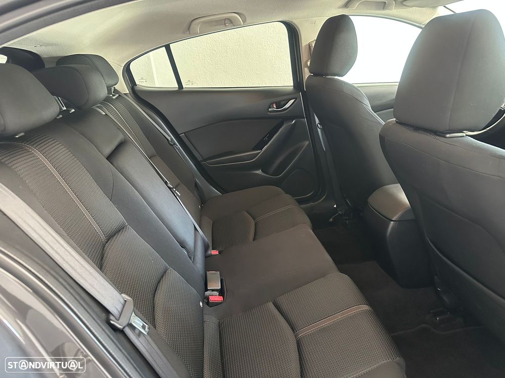 Mazda 3 Hatchback 1.5 Sky-D Excellence Navi - 28