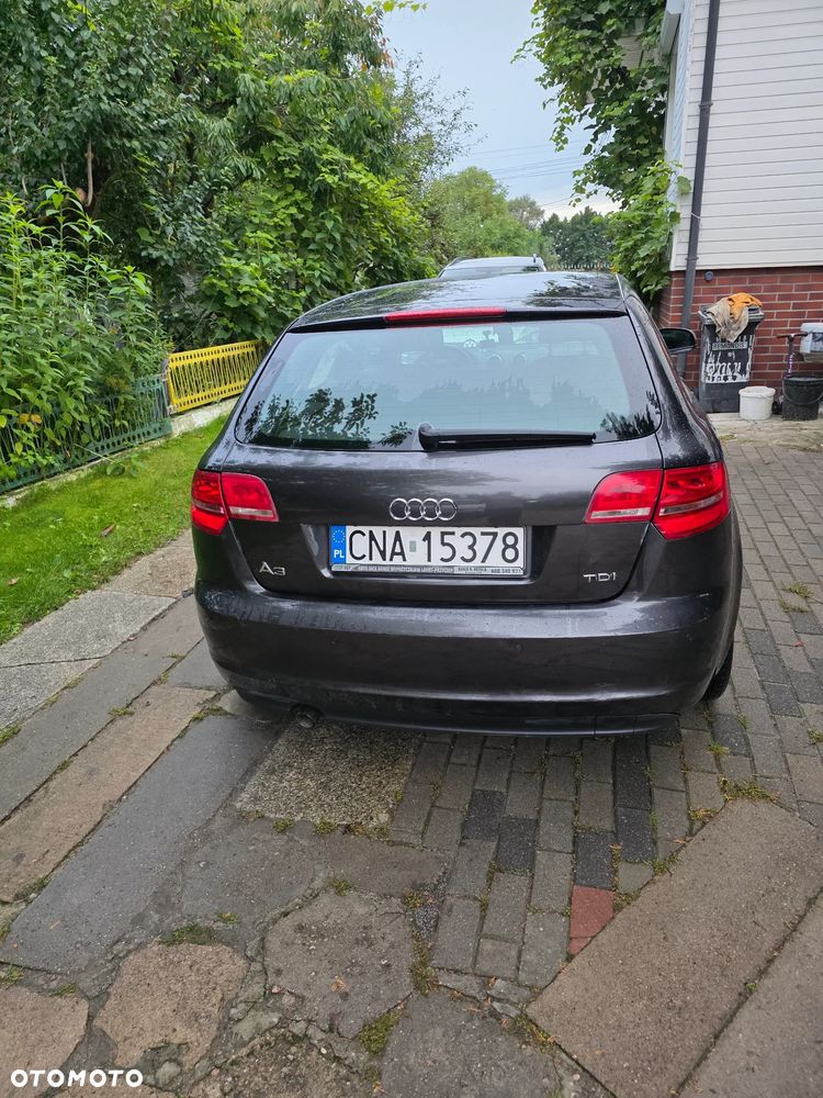 Audi A3 Sportback 1.6 TDI DPF Attraction - 7