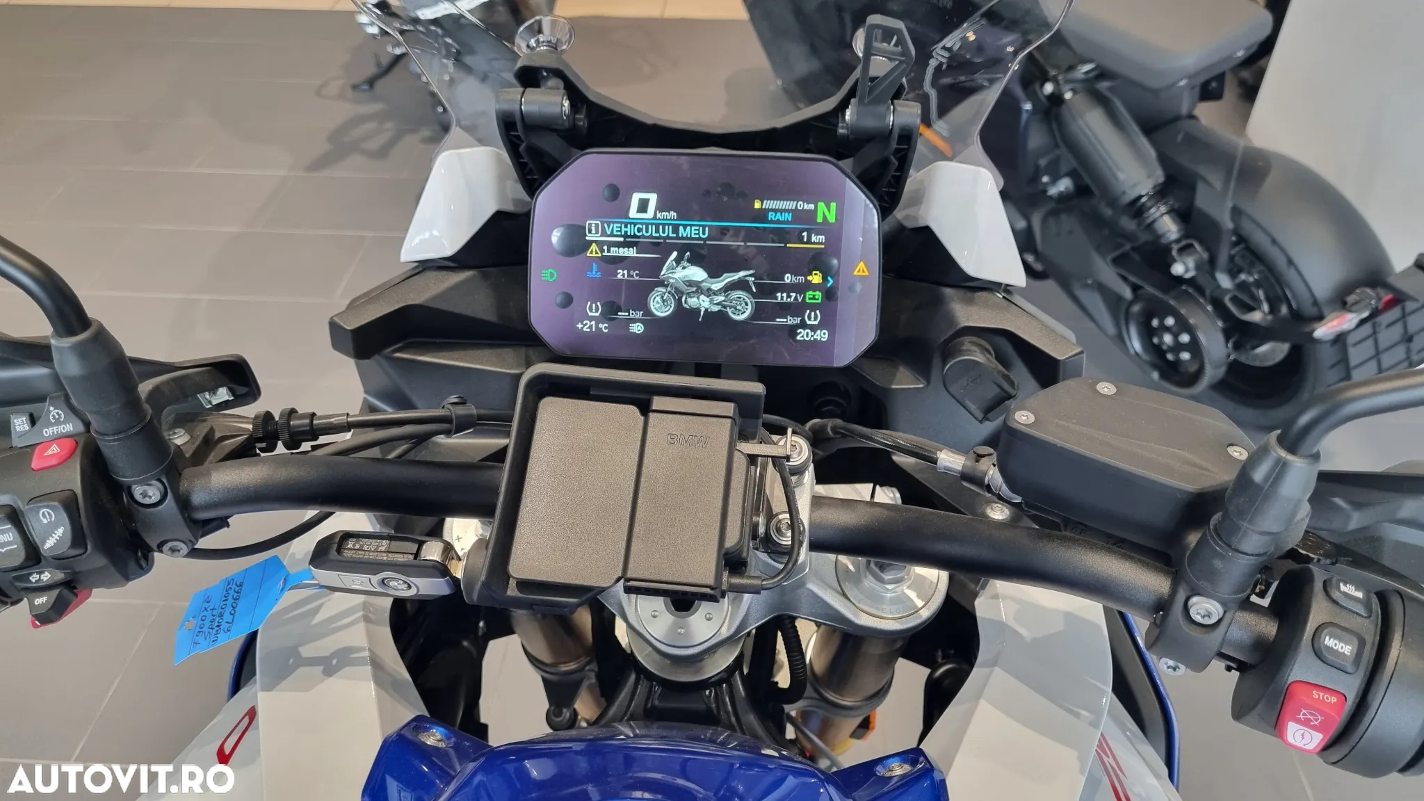 BMW F900XR - 8