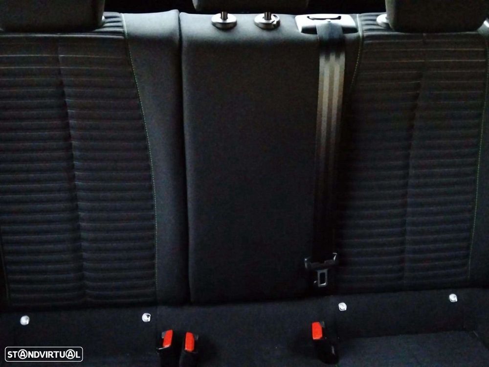 Peugeot 208 1.2 PureTech Active - 16