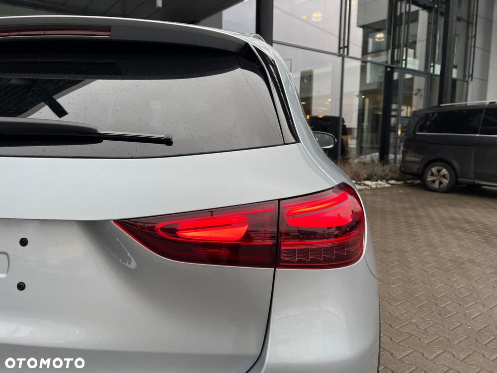 Mercedes-Benz GLA - 18