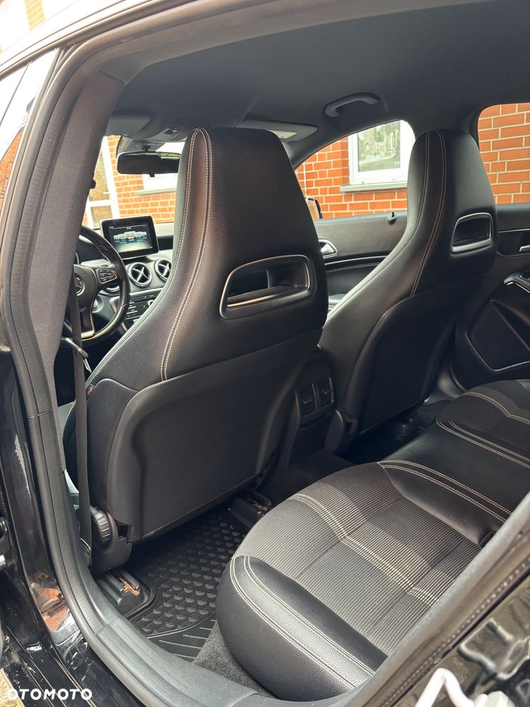 Mercedes-Benz CLA 180 7G-DCT AMG Line - 17