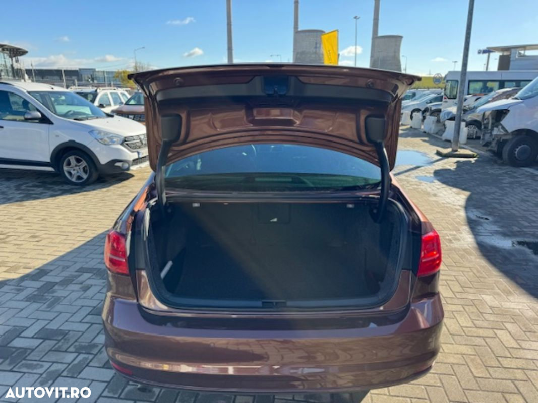 Volkswagen Jetta - 5